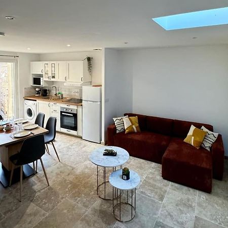 Appartement Lumineux Avec Terrasses Le Luc Bagian luar foto