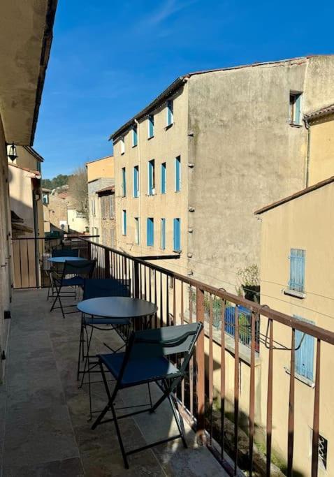 Appartement Lumineux Avec Terrasses Le Luc Bagian luar foto
