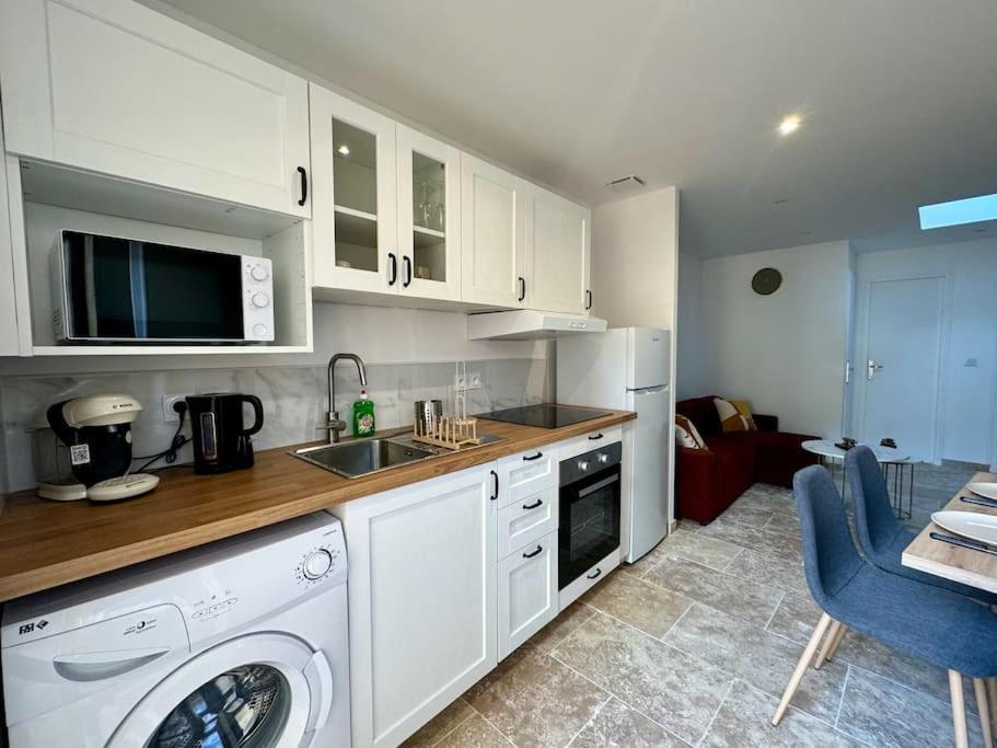 Appartement Lumineux Avec Terrasses Le Luc Bagian luar foto